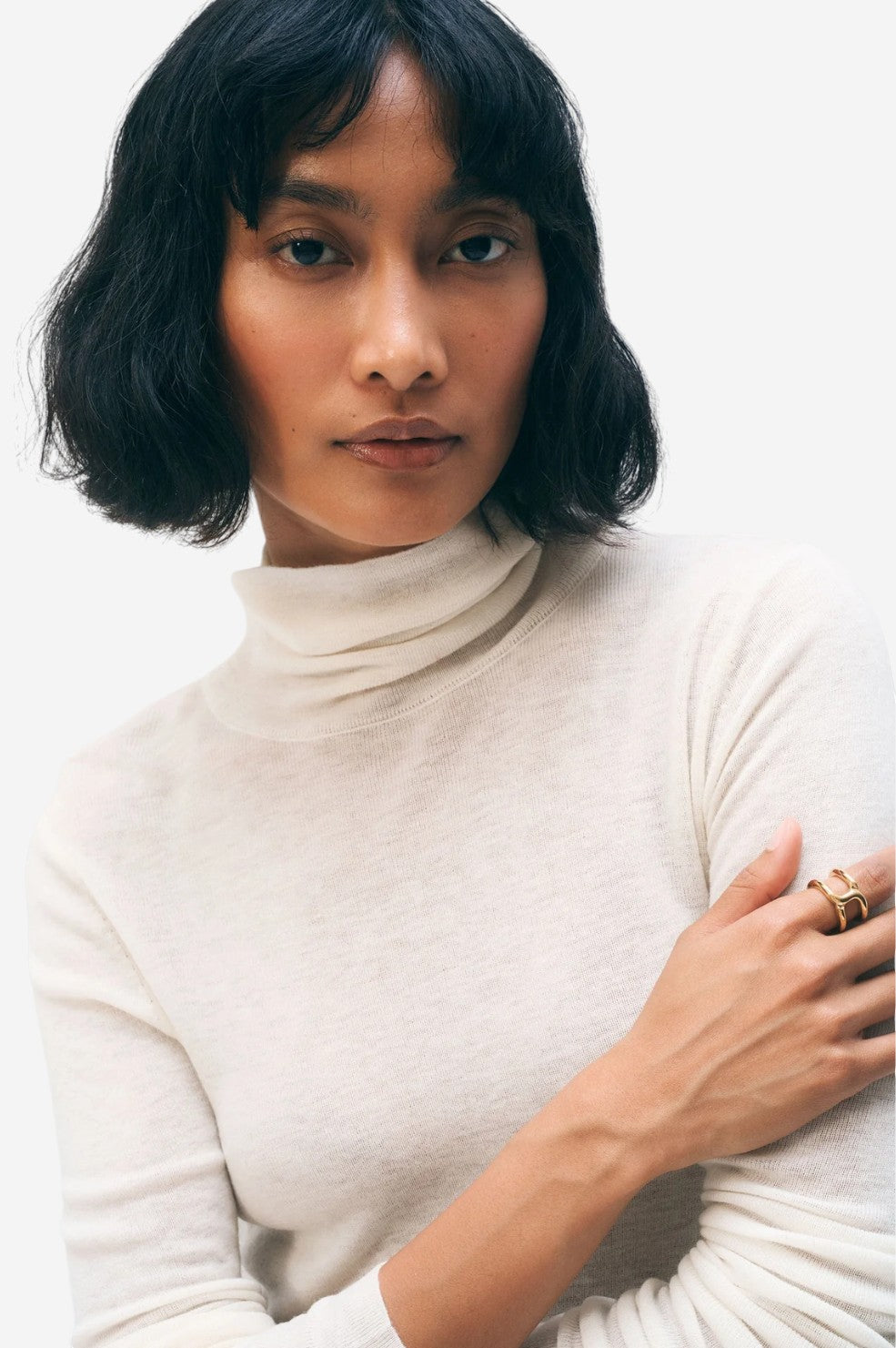 Superfine Cashmere Blend Turtleneck - White