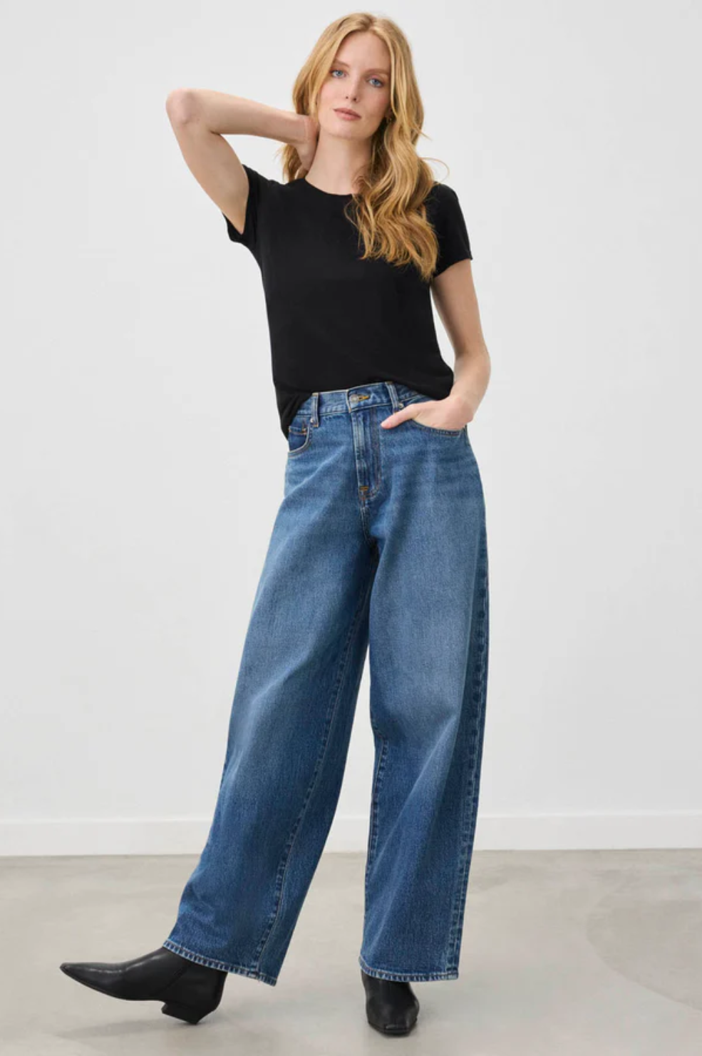 Abbie Crewneck Tee - Black