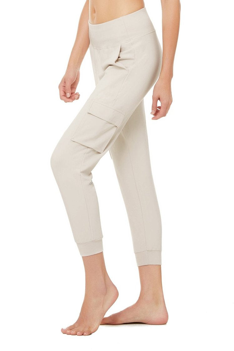 7/8 High-Waist Cargo Sweatpant